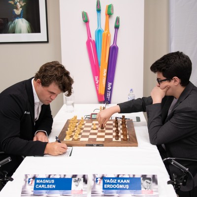 Yağız Kaan Erdoğmuş, Carlsen Karşısında Harika Bir Mücadeleyle Turnuvayı Tamamladı