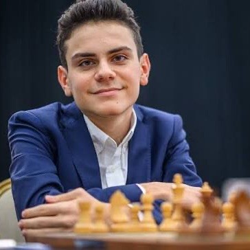 GM Ediz Gürel Çeşme'de Namağlup Şampiyon Oldu